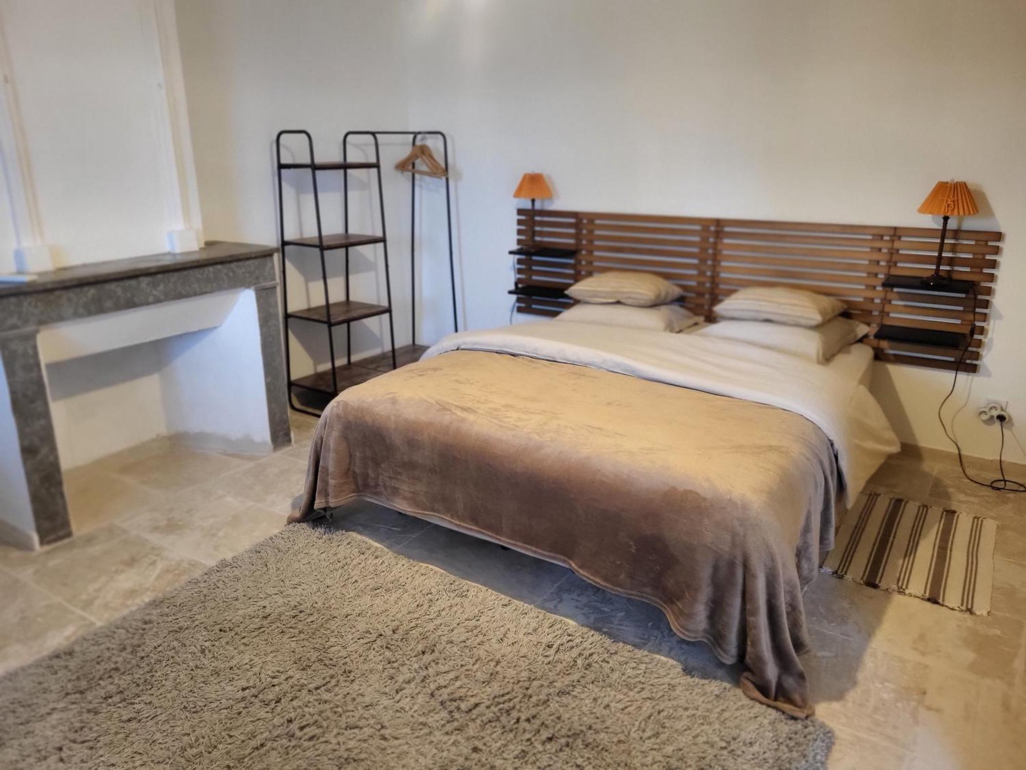 Bed and Breakfast Bastide De La Madeleine Pougnadoresse Номер фото