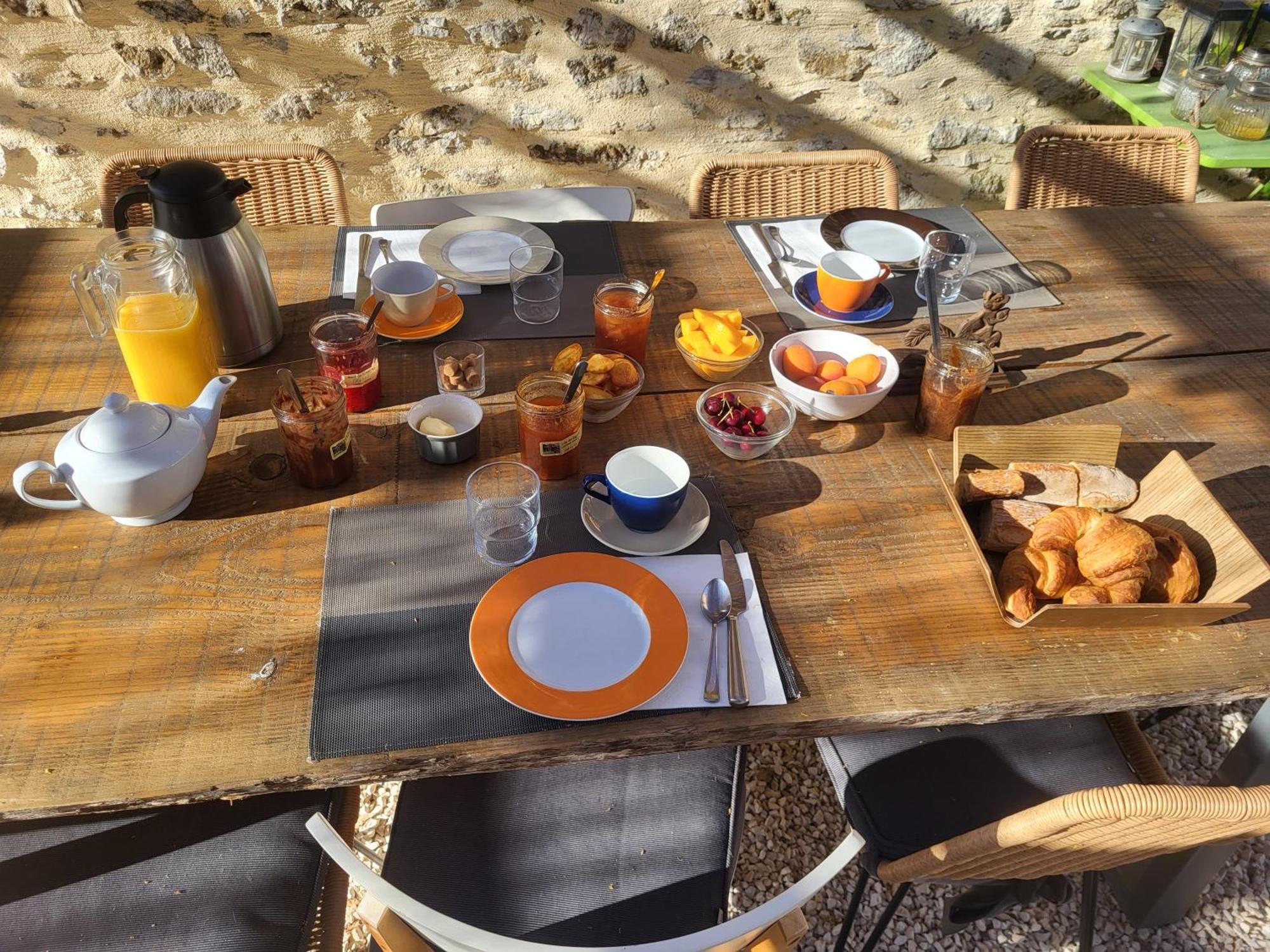 Bed and Breakfast Bastide De La Madeleine Pougnadoresse Экстерьер фото